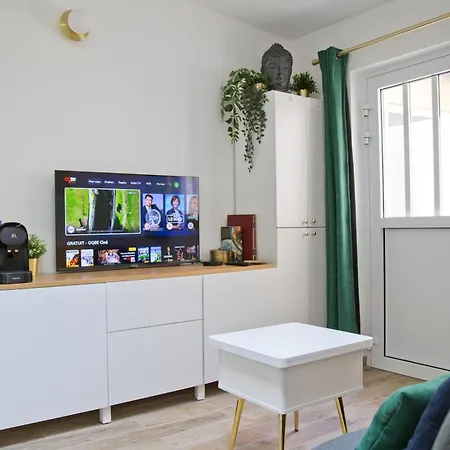 Apartment Constance - Heritage Saint-germain Courtyard Hideaway *